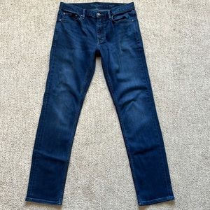Banana Republic Slim fit Traveler medium dark blue jeans 31x32